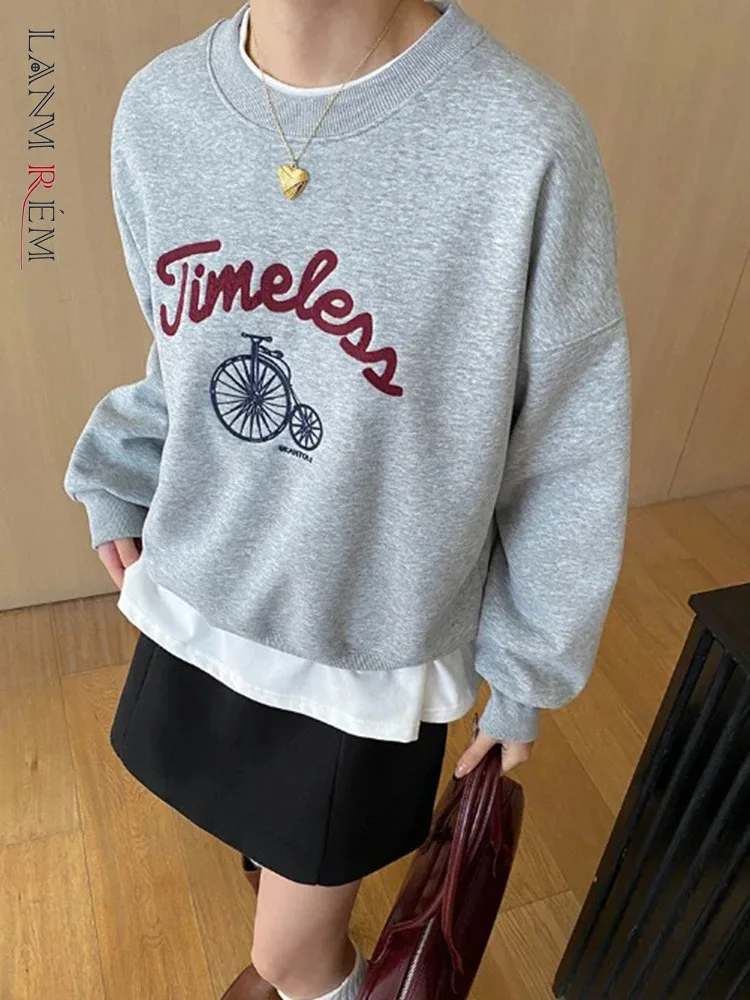 [LANMREM] Embroidery Design Thick Warm Sweatshirt Women's Round Neck Long Sleeve Minimalism Tops 2024 Winter New 26C1313