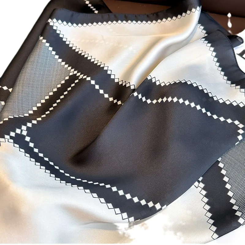 新しい高級馬柄シルクスクエアスカーフレディースソフトサテンヘアバンドネッカチーフオフィスヒジャブヘッドバンドスカーフバッグリボンギフト