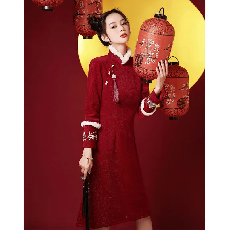 

Red cheongsam winter thickened 2022 new winter long sleeved girl improved young cheongsam dress chinese qipao