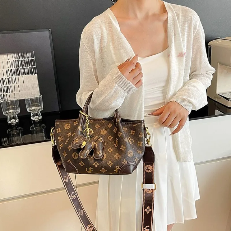 

Heritage Garden Party Bag For Women Traditional Underarm Shoulder Bag For Classic Events