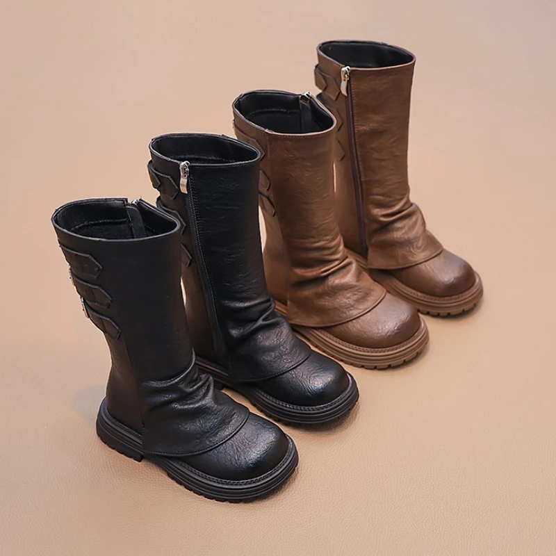 

Детские модные ботинки, новинка 2023 года, зимняя теплая детская обувь на плоской подошве, Нескользящие универсальные школьные модные короткие сапоги в британском стиле для девочек