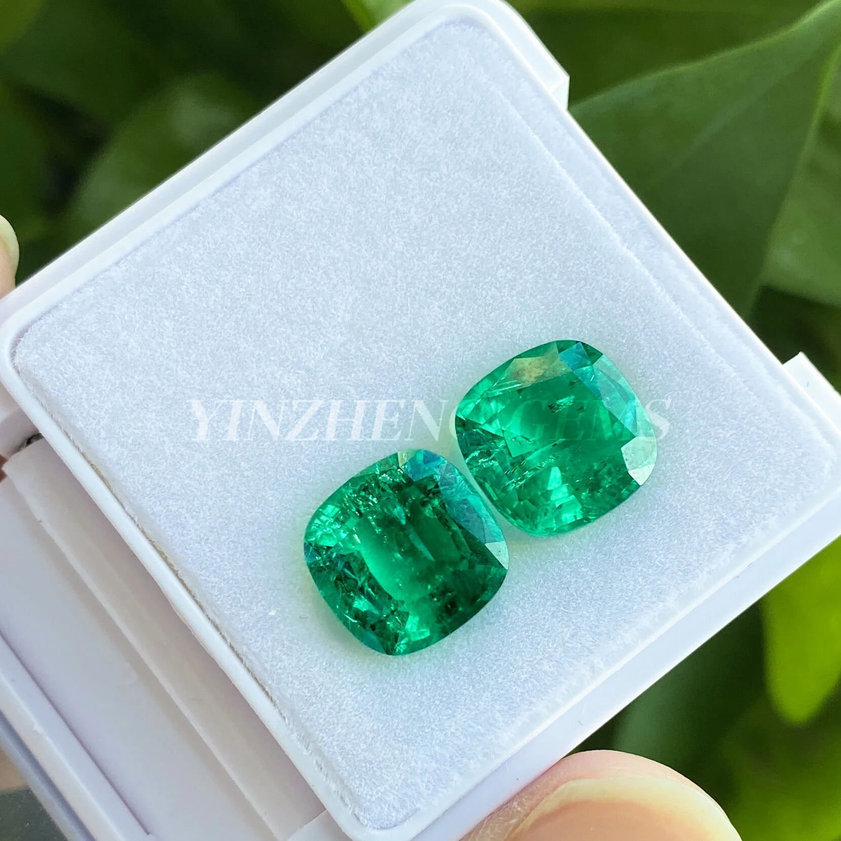 Lab Grown Colombia Emeralds Hydrothermal Hand Cutting Cushion Shape with Cracks Inclusions Inside Selectable AGL Certificate