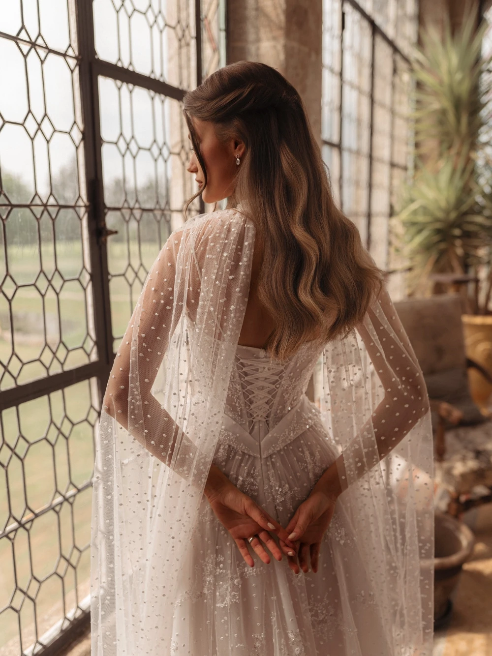 Perle nobili Abbaglianti abito da sposa linea A con corsetto chic a mantella Abito da sposa romantico Personalizzato delicato fino al pavimento