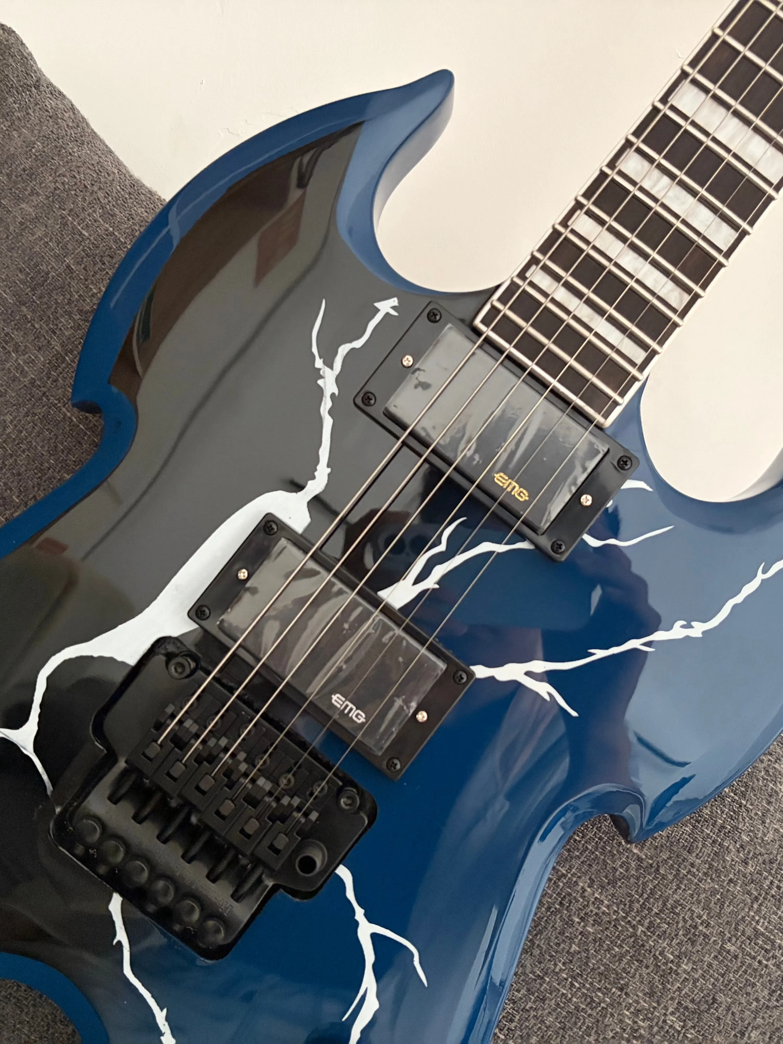 WYLDE War Hammer Zakk Electric Guitar Mahogany Body Blue Lightning FloydRose Vibrato