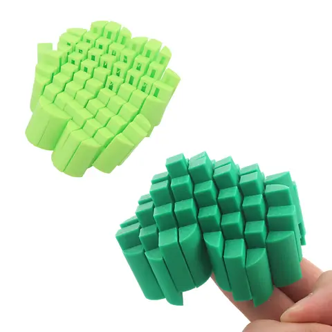 3D printed desktop ornament with four leaf clover, pixel blocks that can swing, stress relieving toy, office restlessness relief