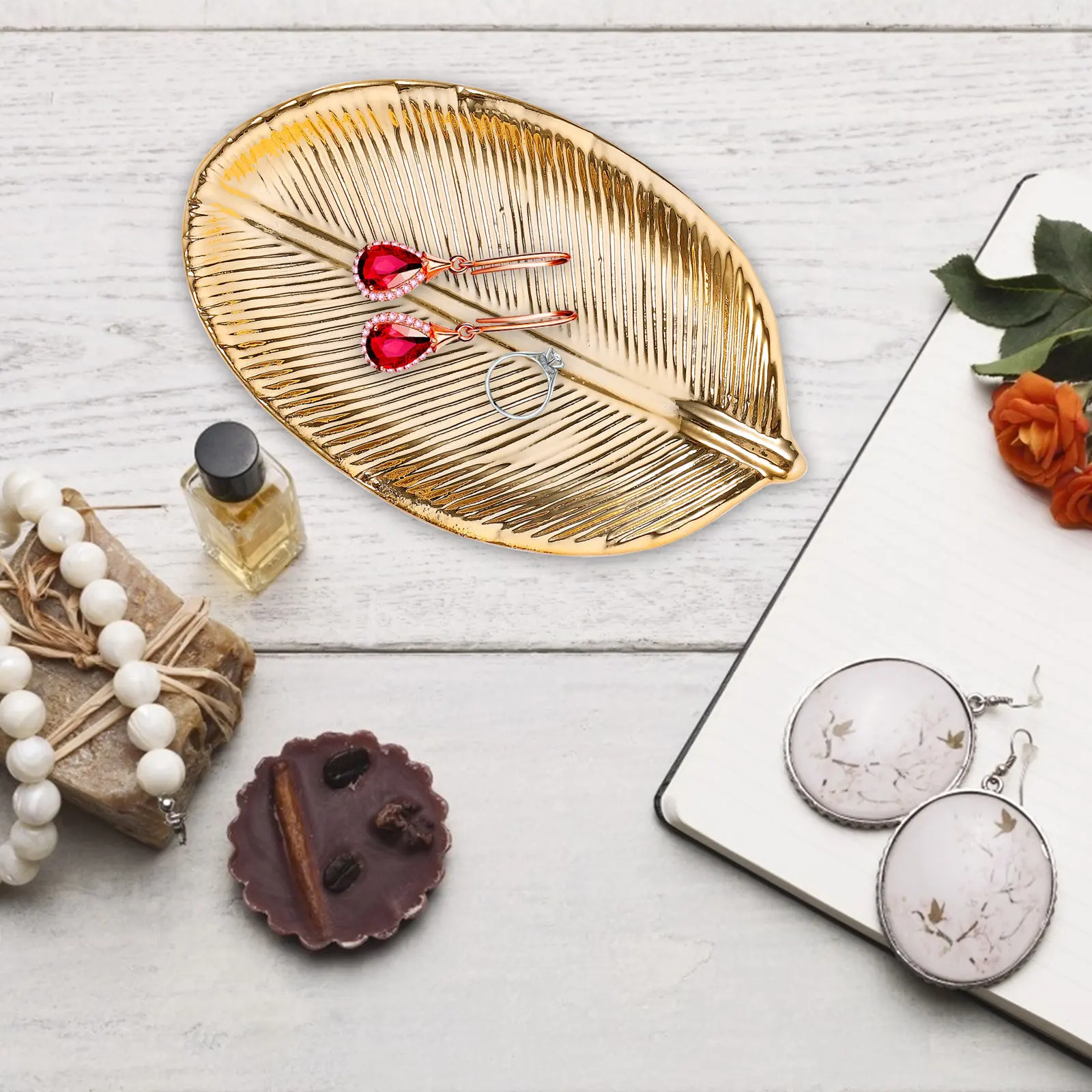 

Керамическая подставка для украшений в форме листа: для колец, ожерелий, браслетов, серег, шкатулка для мелочей, органайзер для домашнего декора, подарок