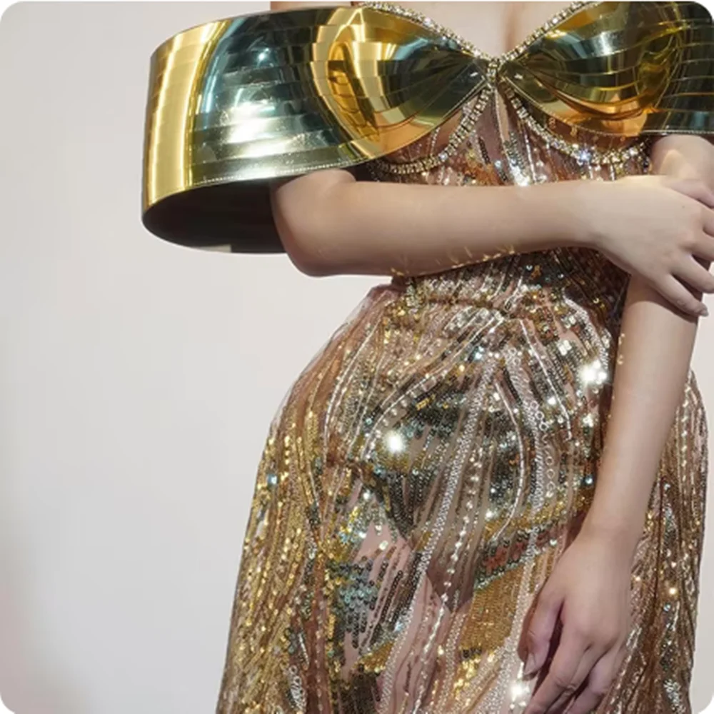 فستان الملكة الذهبي السحب لعام 2025 للنساء فستان حفلات أعياد الميلاد والمهرجانات الليلية ملابس راقصة جوجو زي أداء مرحلة المغني