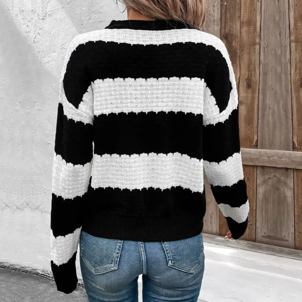 

Women's Knitted Sweater round Neck Long Sleeve Black White Color Match Autumn Fashion Style