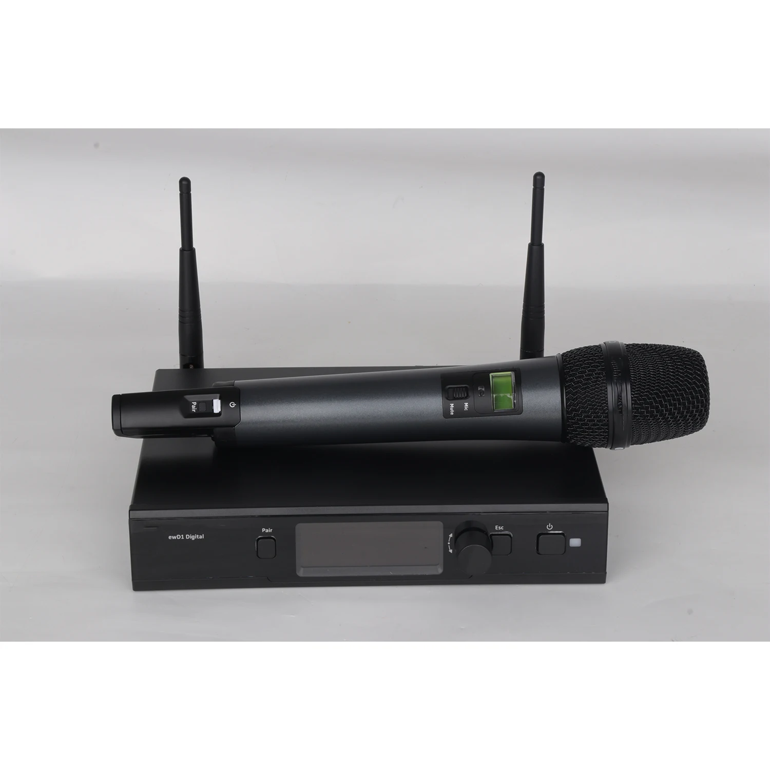 EWD1Good Quality True Diversity 1CH Wireless Handheld Microphone One by One for Conference/Singing/Stage Performance