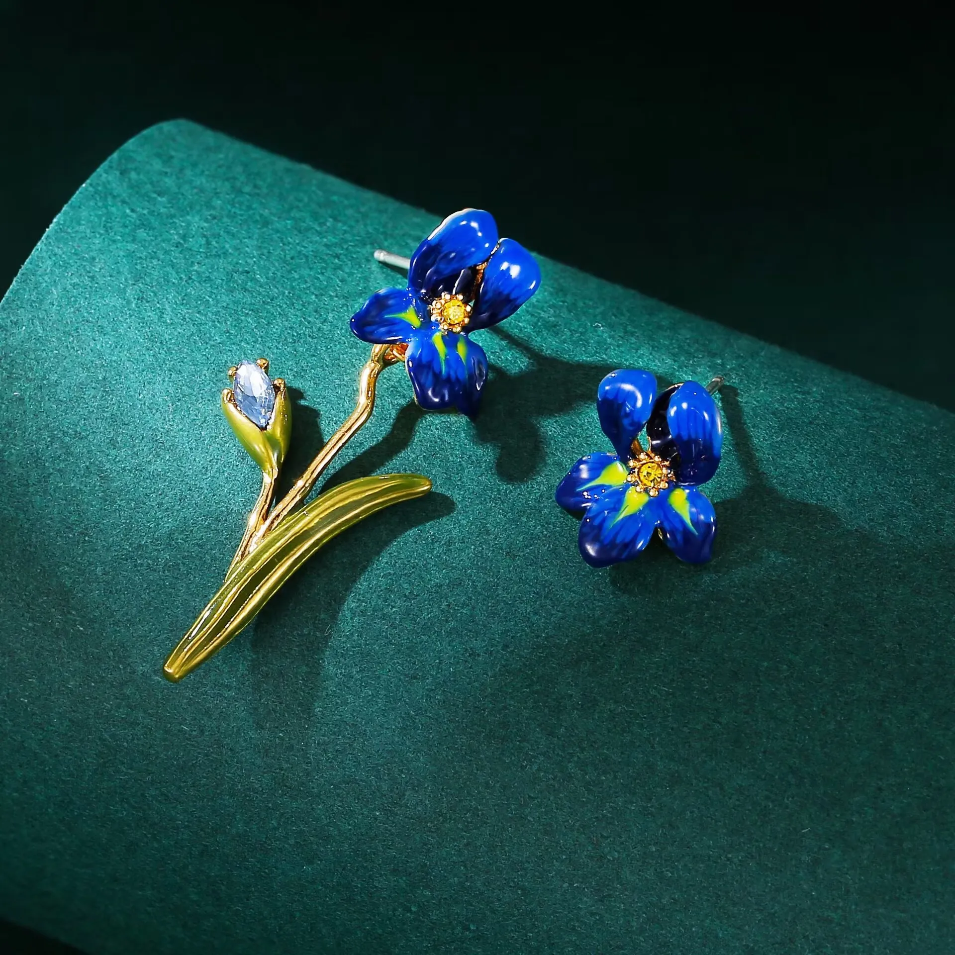 

Original jewelry Enamel Color glaze Blue Flower Asymmetrical earrings High Fashion iris flower silver Pin earrings