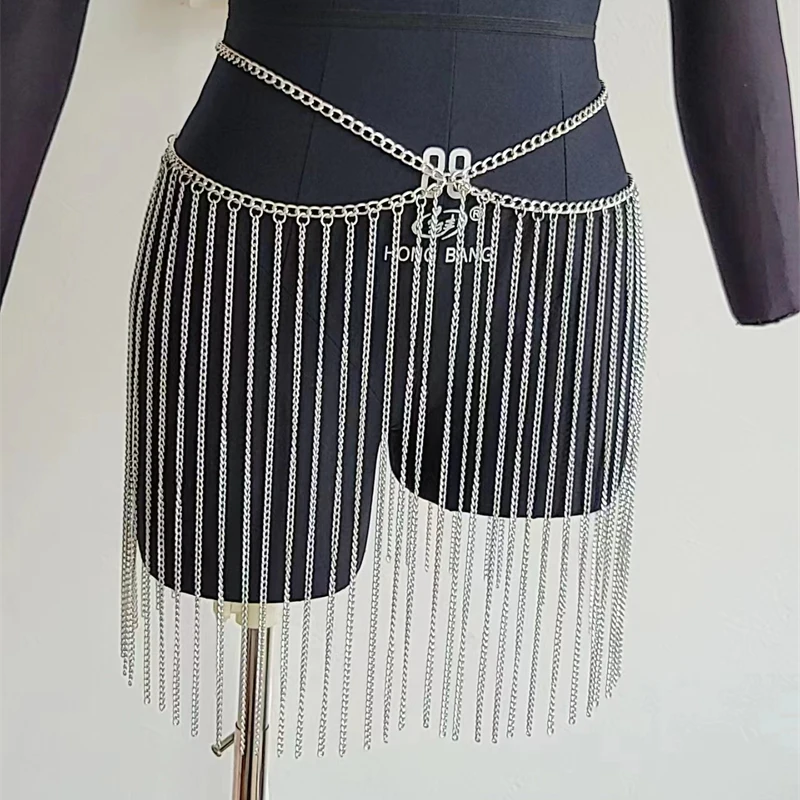Damen Y2K Sommer-Minirock mit Metall-Pailletten, Glitzer-Strass und Quasten-Taillenkette für Festival, Rave und Nachtclub – Detail 9
