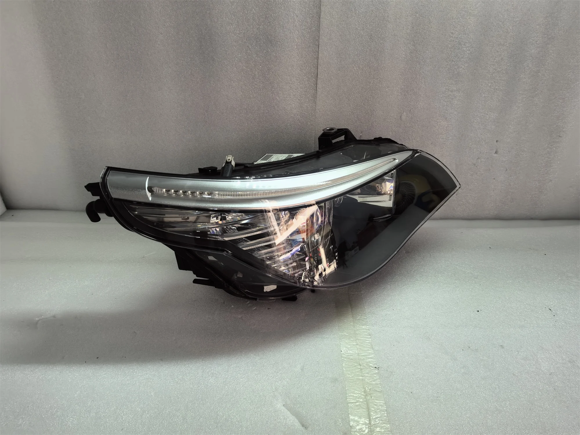 High quality headlights suitable for BMW 5 Series E60 E61 dual hernia headlights 2007-2009 Lighting system E60 hernia headlights