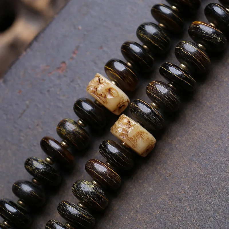 108-Bead Buddhist Prayer Beads With Silk Pattern, Hand-Held Mahakala Buddha Eye Sandalwood Three-Way Connector Accessory