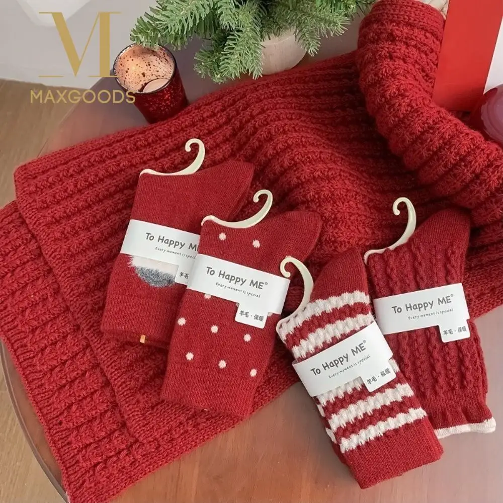 

Unisex Vibrant Red Noodle Patterned Socks Thickened Comfortable Polka Dot Socks Warm Woolen Snake Year Zodiac Socks Cozy Wear