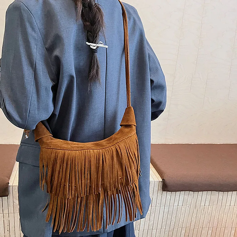 Borsa a tracolla smerigliata con nappa da donna 2025 Borse a tracolla singole versatili vintage autunno inverno Borsa sotto le ascelle con cerniera tinta unita