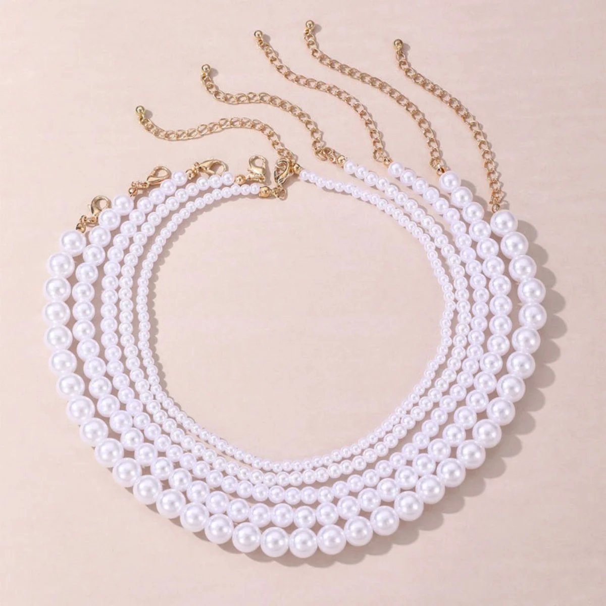 Nowe mody eleganckie białe naszyjniki typu choker z imitacji pereł okrągły łańcuszek ślubny naszyjnik dla kobiet urok Party biżuteria prezent