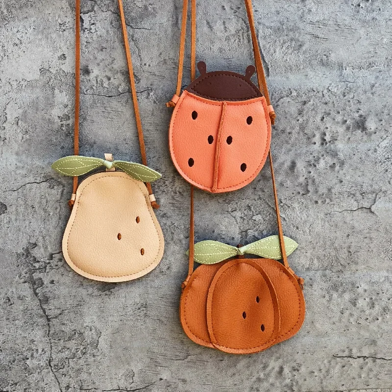 Mini bolsa de dibujos animados para niños, bolso cruzado, versátil, suave, adecuado para niñas pequeñas, calabaza, pera, Mariquita