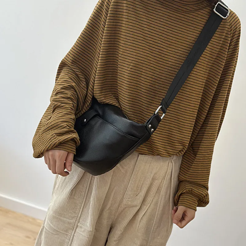 حقيبة كروس جديدة من جلد البقر بطبقة علوية سوداء نقية من الجلد الطبيعي لعام 2026، حقيبة صغيرة بكتف واحد خفيفة الوزن