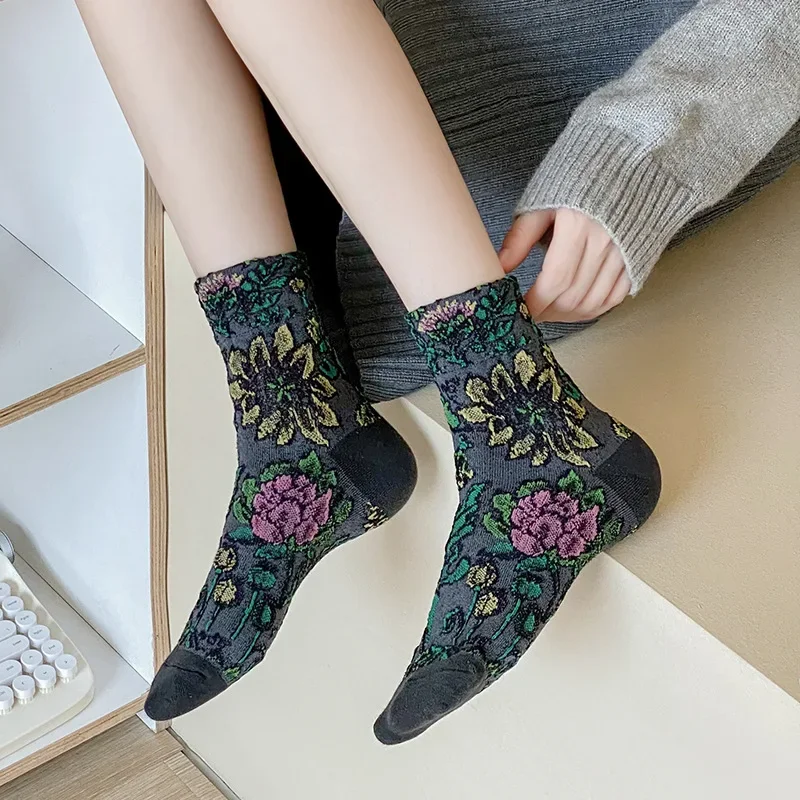 Women Socks Floral Embossment Lolita Kawaii Cotton Long Socks Women Ethnic Harajuku Retro Vintage Streetwear Middle Tube Socks