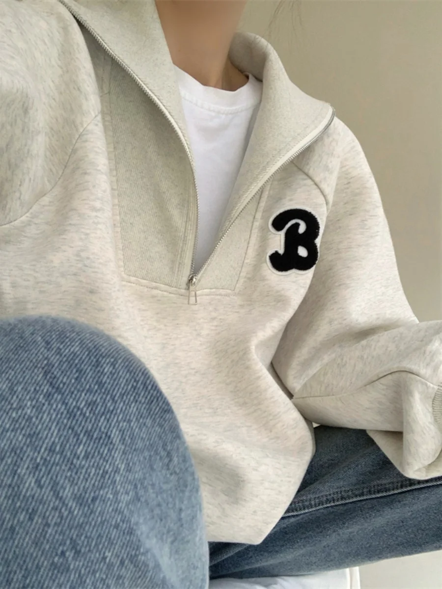 เสื้อสเวตเตอร์ทรงหลวมสไตล์เรโทรสำหรับผู้หญิง ปกเปิด แต่งลายปักตัวอักษร ป้องกันริ้วรอย ใช้งานได้หลากหลาย ทันสมัย