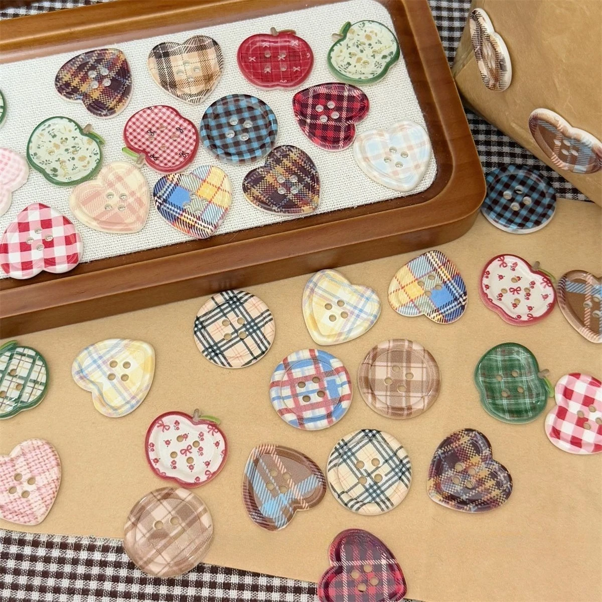 5/10 قطعة أزرار دائرة الحب التفاح اللطيفة الملونة منقوشة الكورية خمر DIY بها بنفسك مواد الديكور اليدوية الملابس والاكسسوارات #2