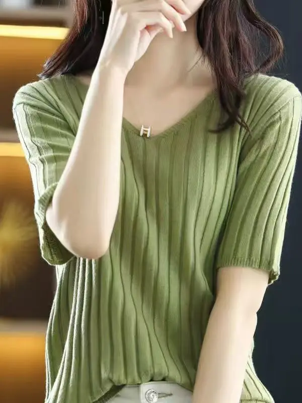 

Spring 2026 Women's Slim Fit 5-Quarter Sleeve Knitted Top Drawstring Design Thin Style Commute Fashion Loose Fit V-Neck Knitwear