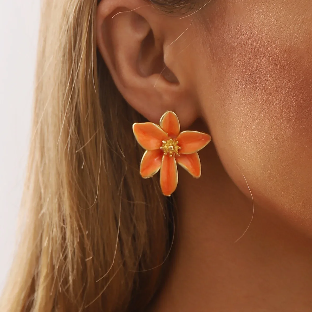 

Delicate Vintage Style Colored Enamel Flower Stud Earrings Summer Fresh Sweet Ins Style Dripping Earrings for Women