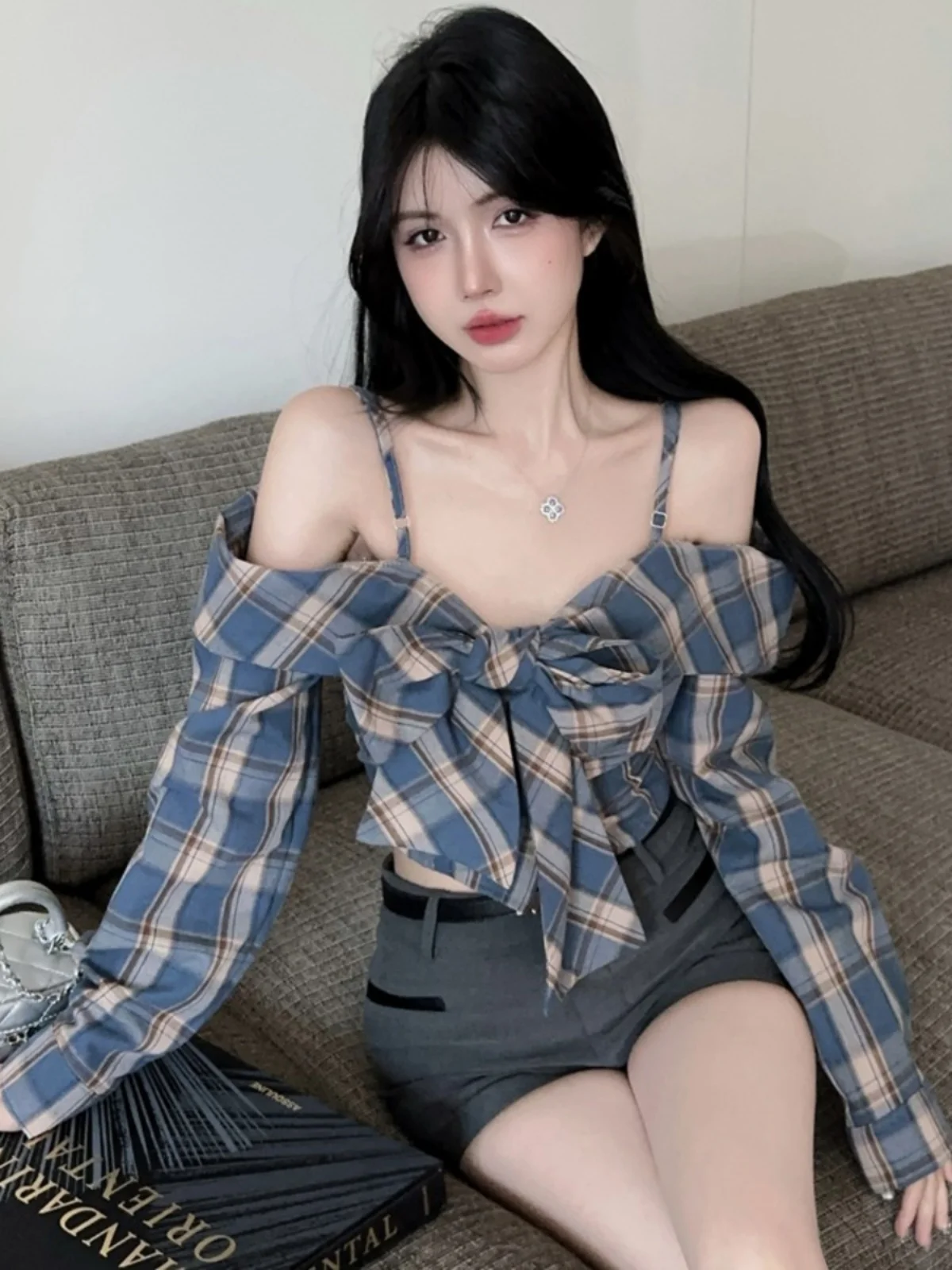 初秋レトロチェック柄オフショルダーロングスリーブベルト付きノットオープンカーディガン女性セクシーでスパイシーなポリエステル素材