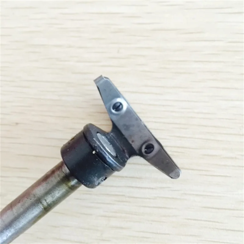 Shuttle Hook Shuttle Lower Shaft Spindle, Old-Fashioned Home Pedal Sewing Machine Parts, Swing Support, Shuttle Support,