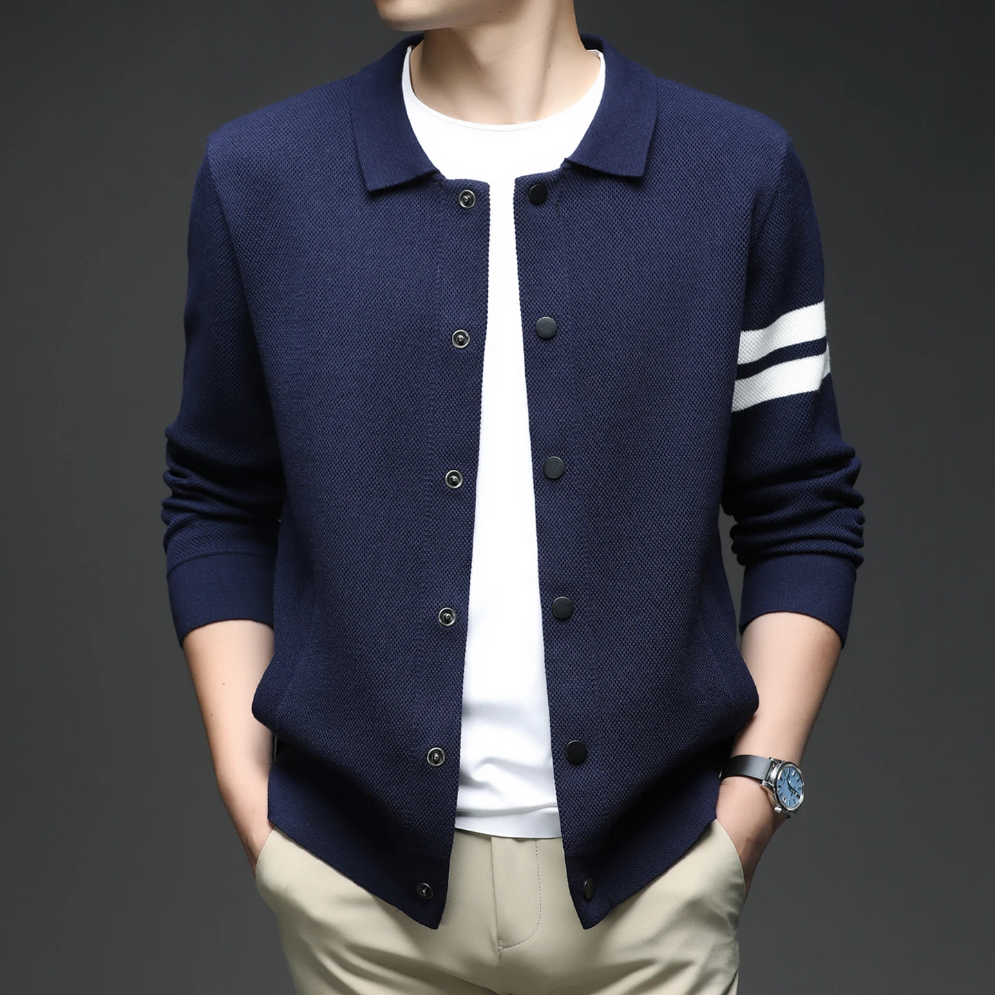 

2025 Autumn and Winter Fashion Design Casual Lapel Button Cardigan Men's Fashion Sports Striped Cardigan