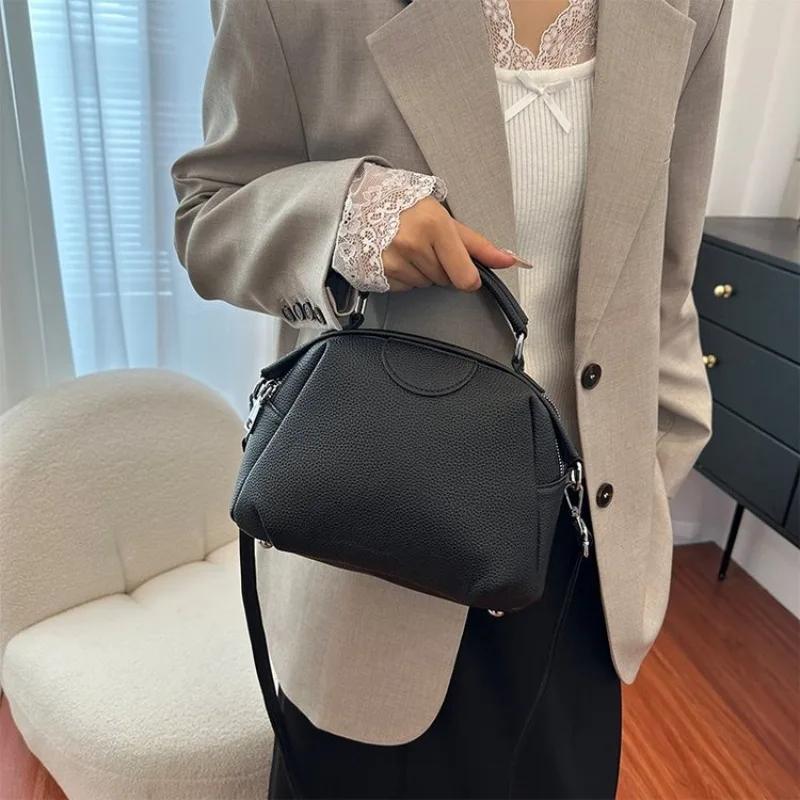 

Fashionable Crossbody Bag For Women The Ideal Accessory For Concerts And Nightlife Adventures