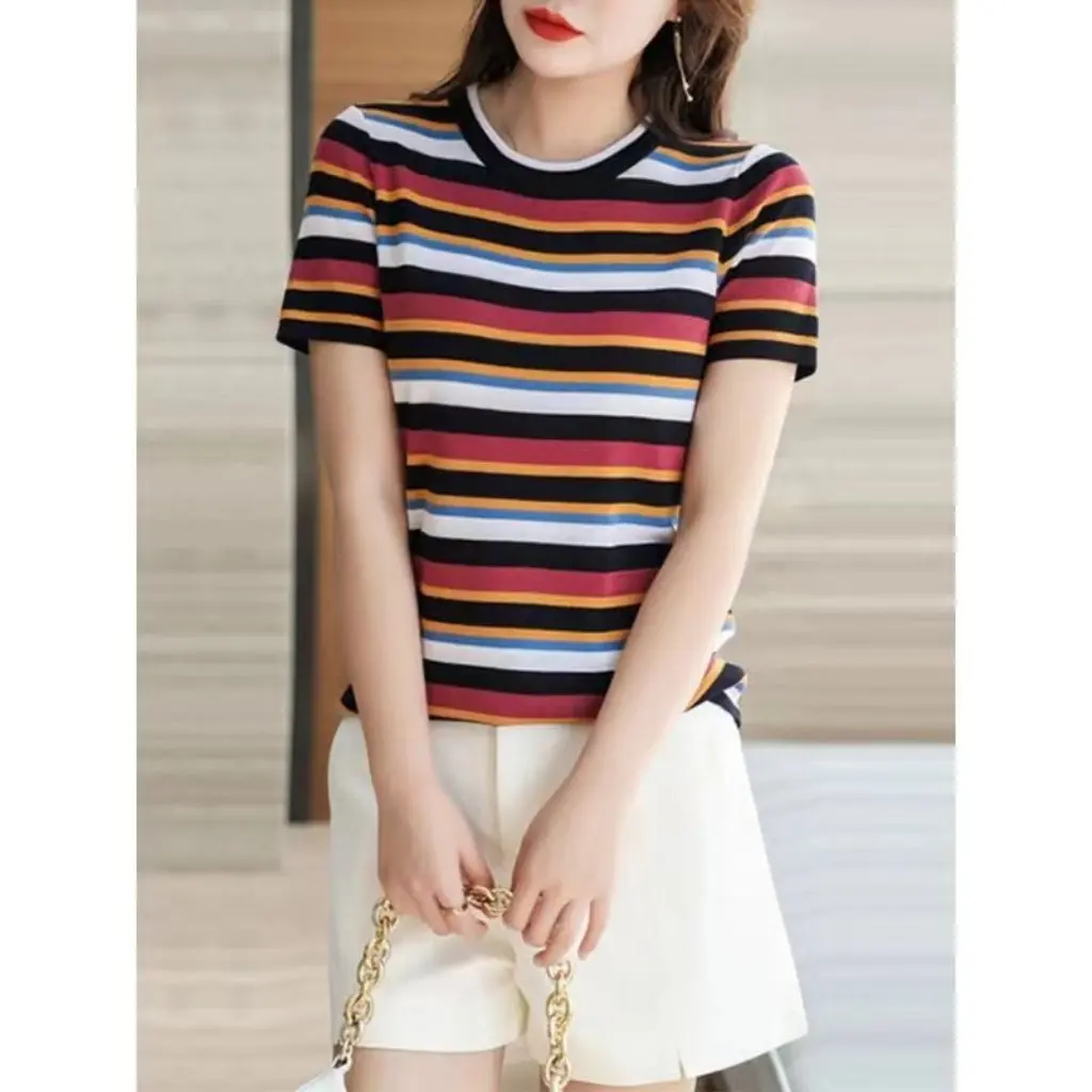 

Женская красочная полосатая футболка с короткими рукавами, свободный крой, корейский стиль, повседневный топ, дизайн, ниша, модный свитер с половиной рукавов