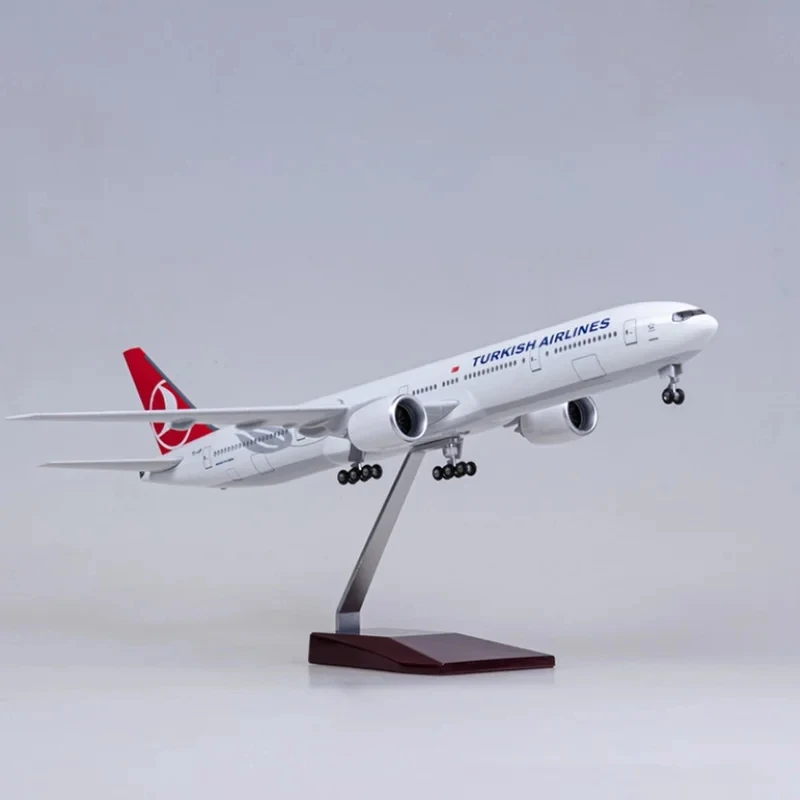 

Масштаб 1/157, модель самолета Boeing 777, модель самолета Turkish Airlines, литой литой самолет из смолы, имитация игрушечного самолета с колесами и подсветкой