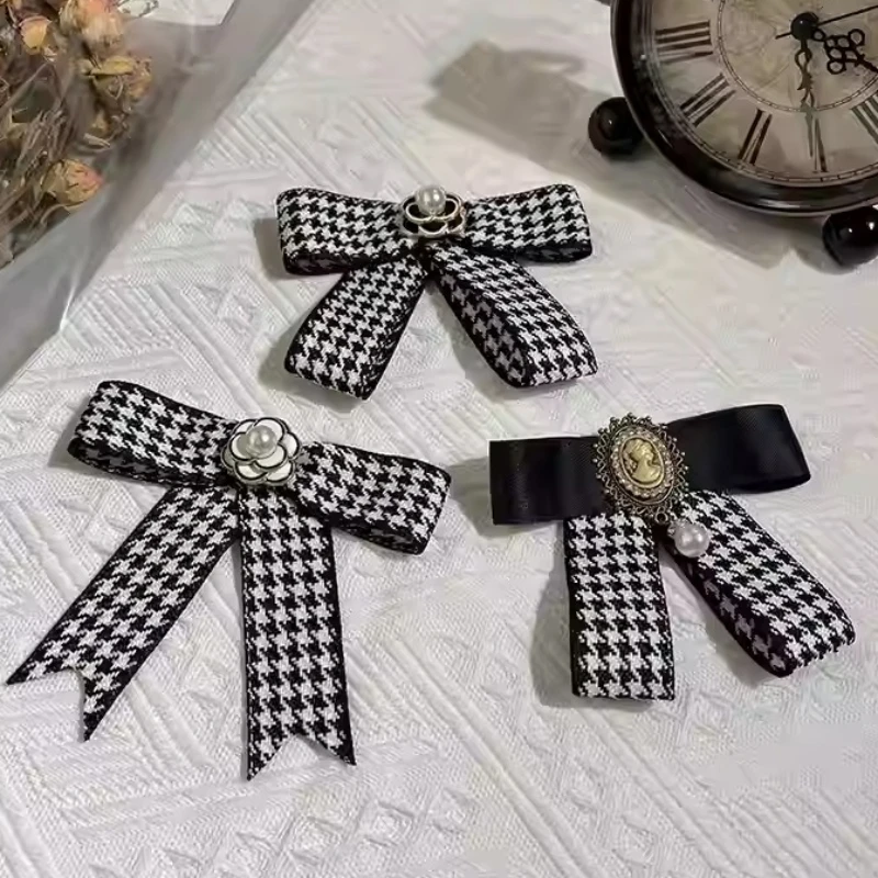 

Винтажная брошь-бант с камелией, ручной работы, из лент, в корейском стиле, для женщин, модная, в студенческом стиле, для рубашек, свитеров, в качестве булавки для воротника, подарки