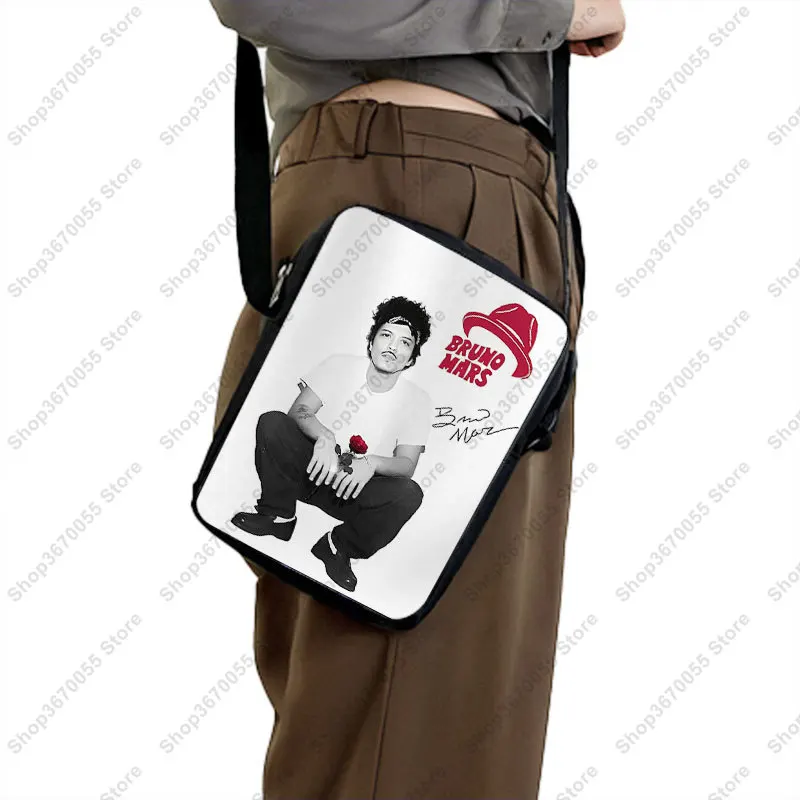 Die romantische Tour-Umhängetasche Bruno Mars Damen-Handtasche, Handy-Geldbörse, Aufbewahrungstaschen für Reisen, Damen-Kuriertaschen, Büchertasche – Detail 1