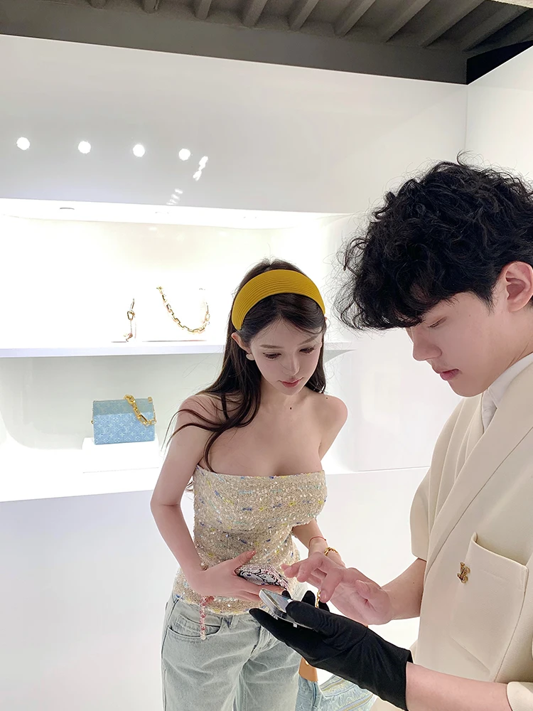 

Chill Chic ter Neon Color Sequin Women's Top Sexy oulder Bared ort Sle Commute Korean Version Pure Color Design