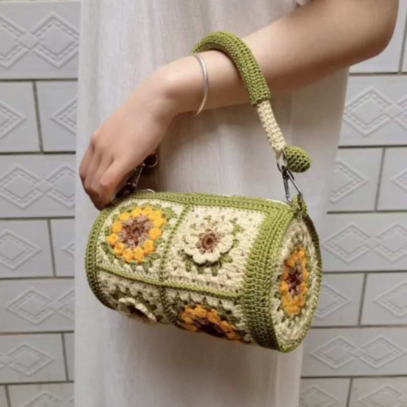 Handmade crochet hollow flower handbag, solid color elegant handbag, mobile phone bag with inner lining magnetic buckle closure