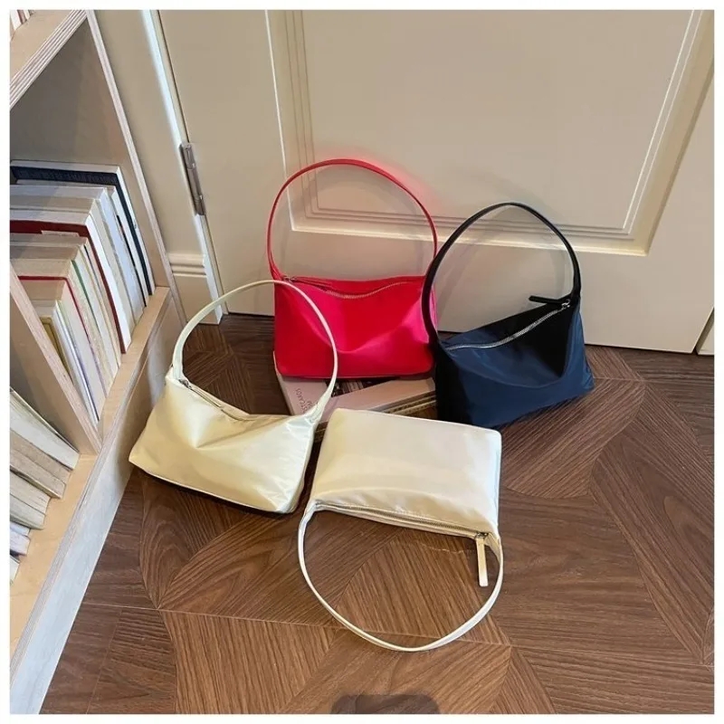 CEEKAY Damen-Umhängetasche, Rot, Nylon, Leichtgewicht, Handtasche mit Reißverschluss, für den täglichen Pendelverkehr, lässig, minimalistisch – Detail 7