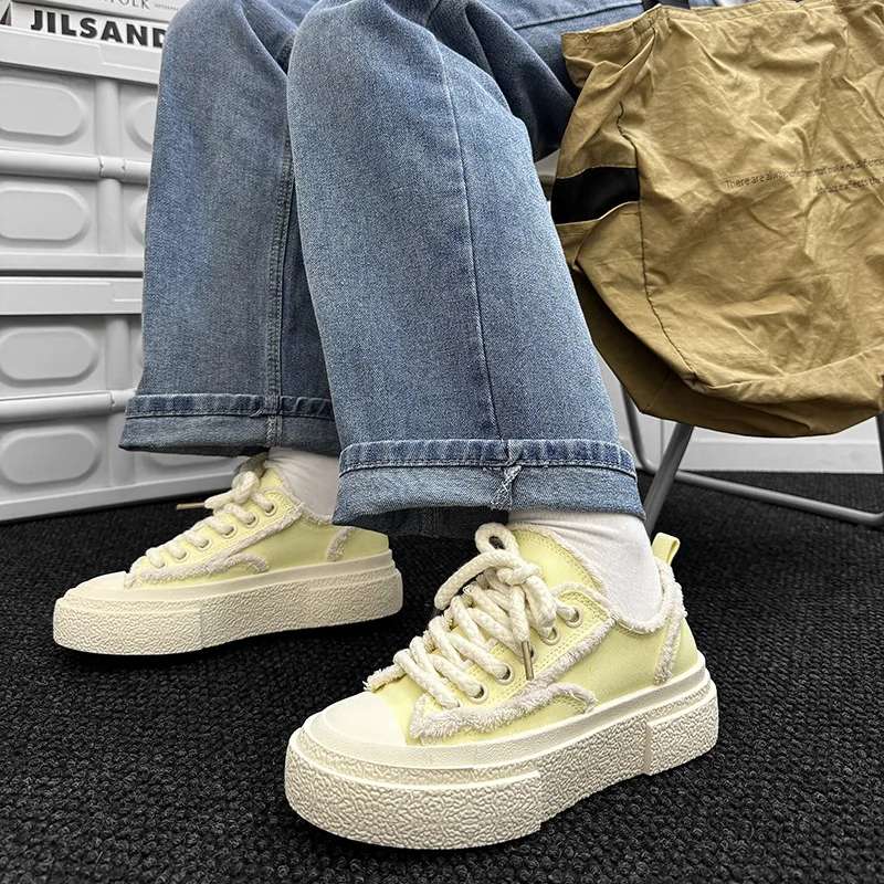 

2025 New Men Fashion Trendy Canvas Shoes Women Lace Up Skateboarding Shoes Comfortable Thick Bottom Couple Casual Sports Shoes