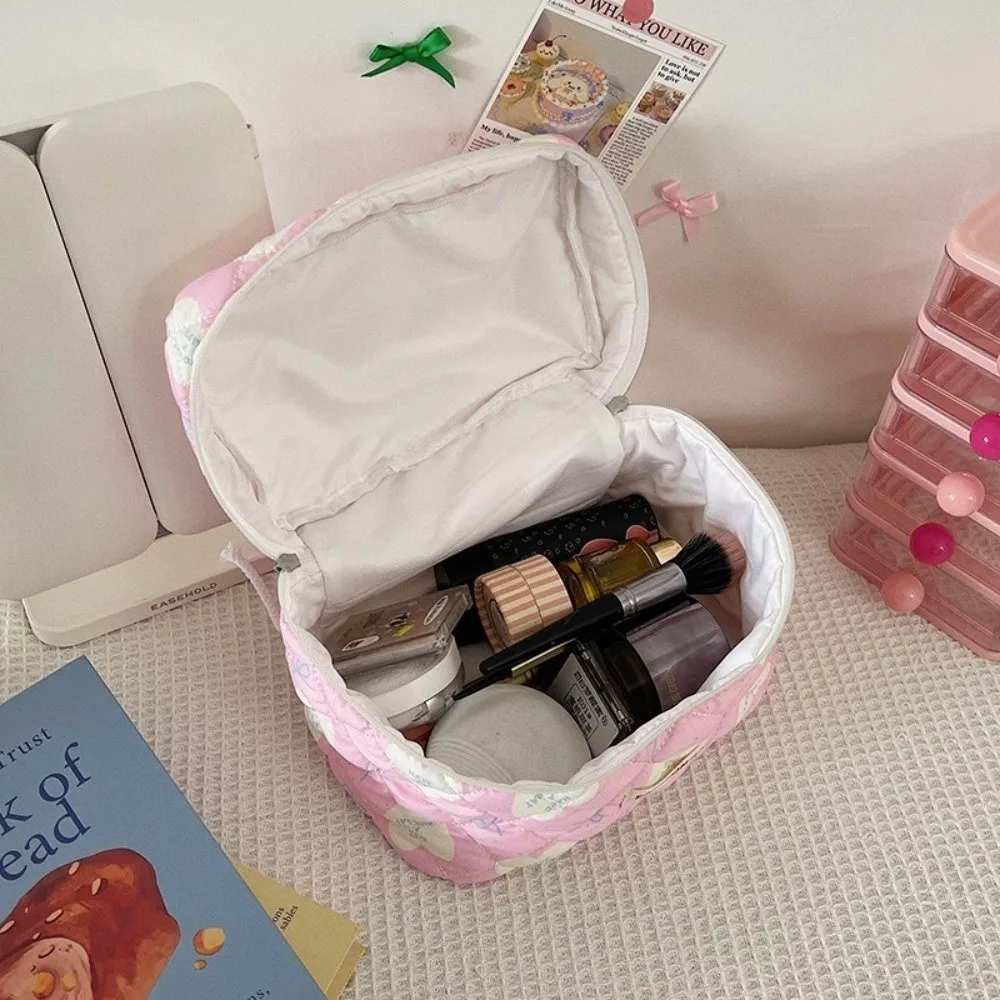 حقيبة مكياج مبطنة على شكل زهرة القوس ​ ​   يده القطن ​ ​ حقيبة أدوات الزينة ​ ​   سعة كبيرة وخفيفة الوزن ومحمولة ​   حالة مستحضرات التجميل ​ ​