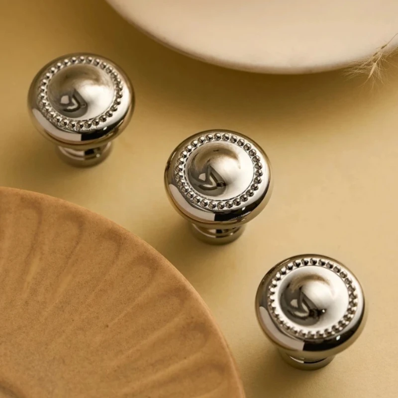 

French Electroplated High-end Single Hole Circular Pulls Retro Brass Handle Kitchen Wardrobe Door Drawer Shoe Cabinet Small Knob