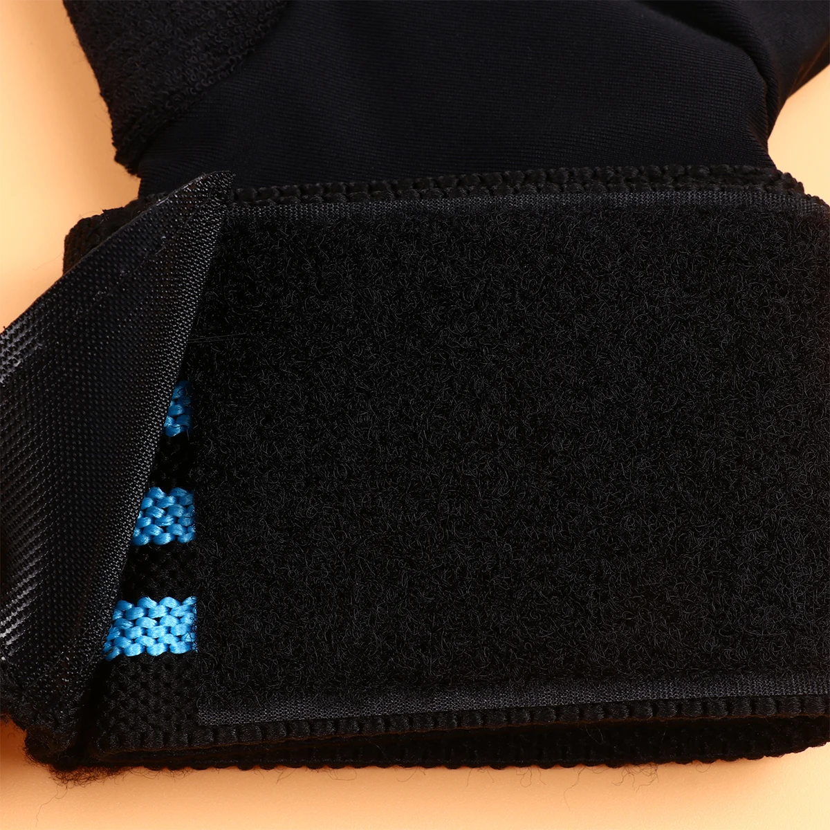 

Finger Gloves for Training Sports Durable Comfortable Outdoor Activity AntiSlip Silicone Thicken Pad Sweat Absorbing Breathable