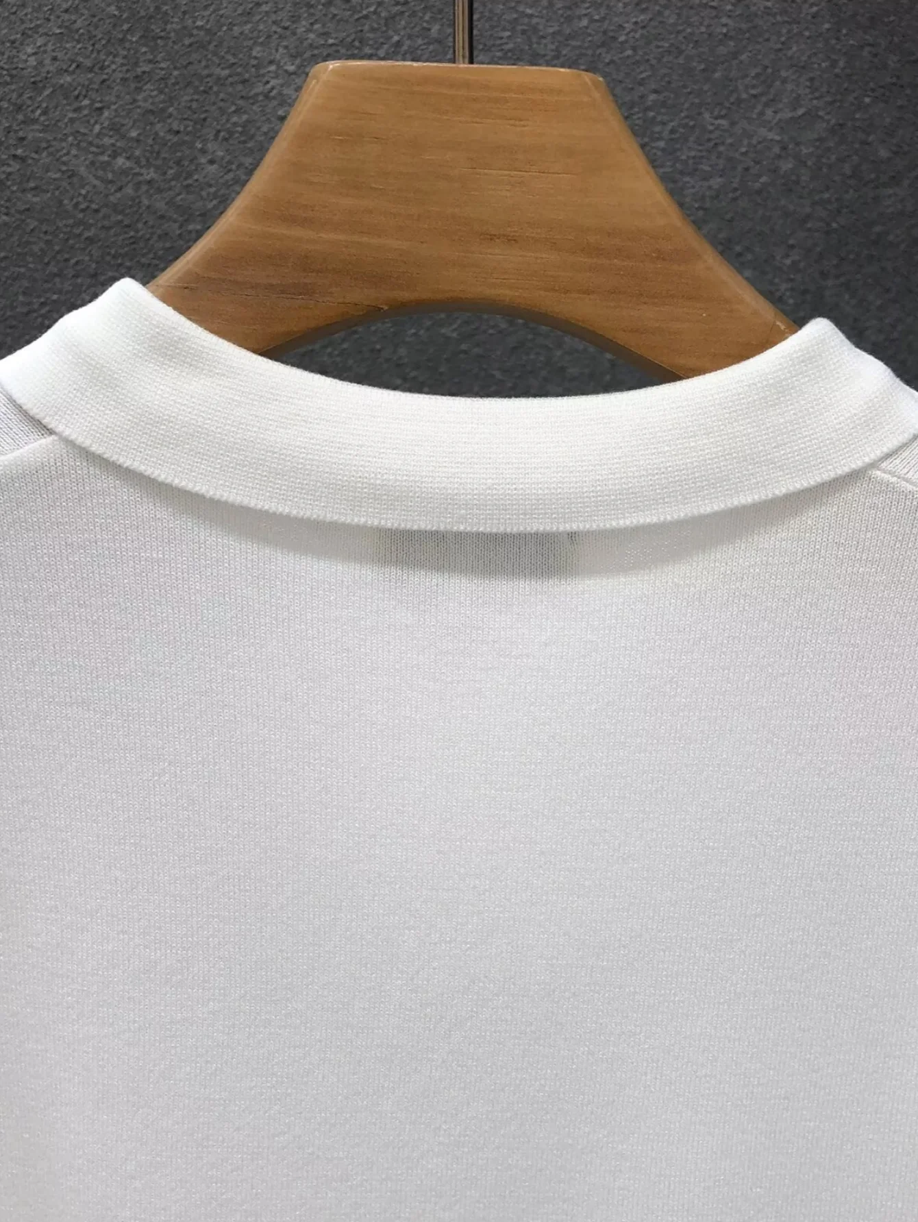 LVLAEA Großhandel Herren Sommer T-Shirt Dünnes Gestricktes Eisseide Kurzarm 2025 Neuer Jugendlicher Luxus-Stil Revers Kurzarm-POLO-Shirt – Detail 5