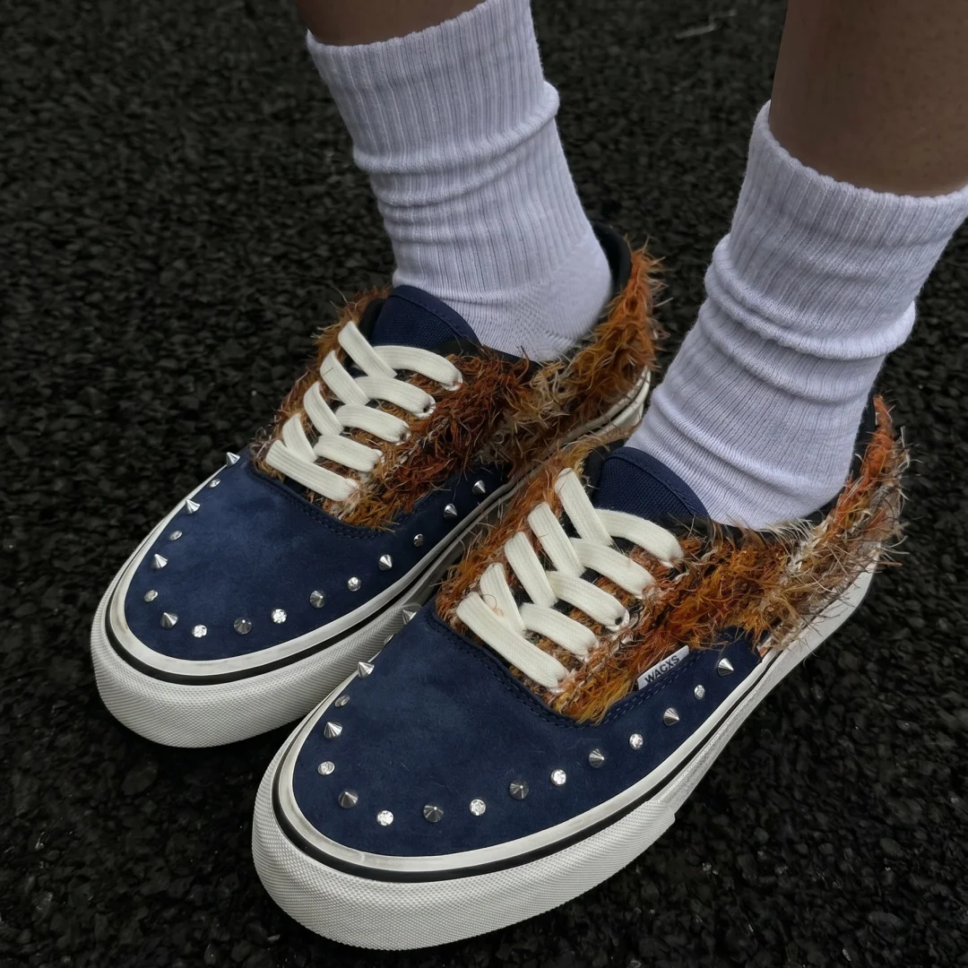 Men Women Punk Low Top Sneakers Brown Blue Mohair Color Block Rivet Rhinestone Vintage Dirty Street Couple Skate Shoes
