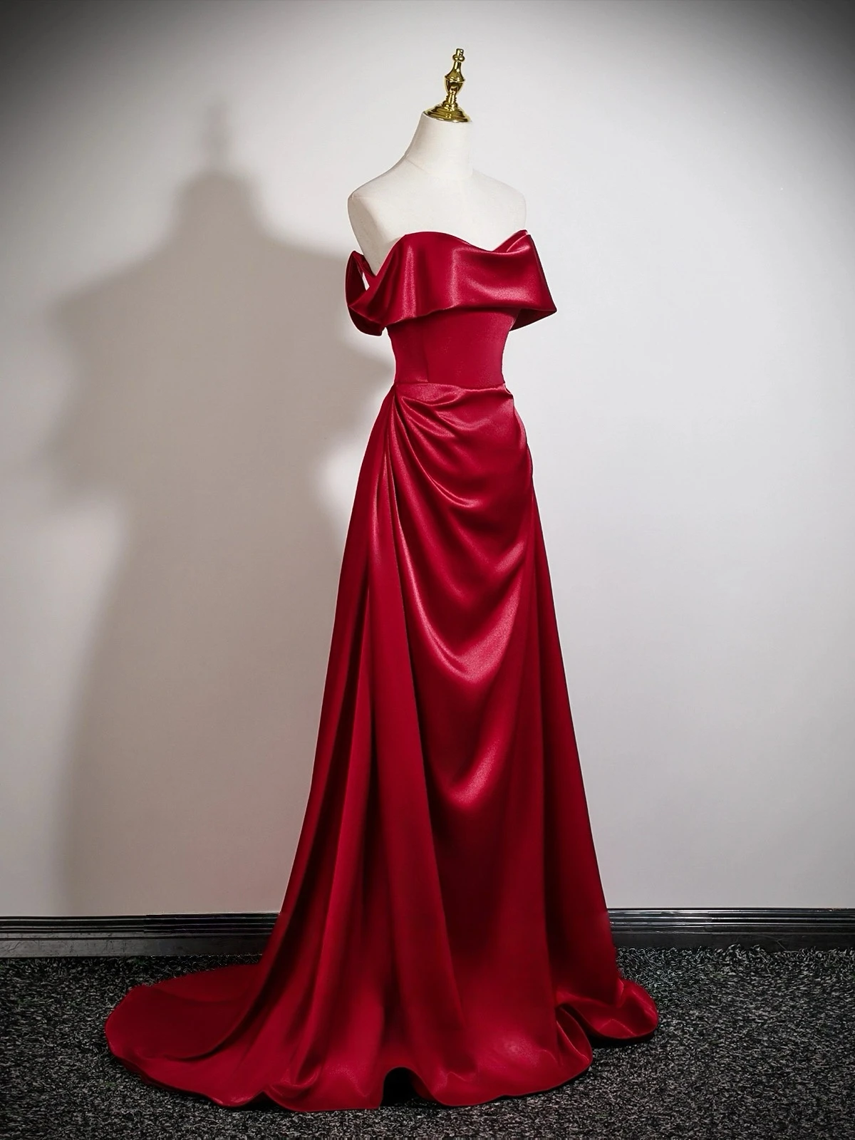 

Red Evening Dresses French Style Off Shoulder Satin Floor Length Pleated Trailing Finish Adult Ceremony Long Cocktail Party Gown