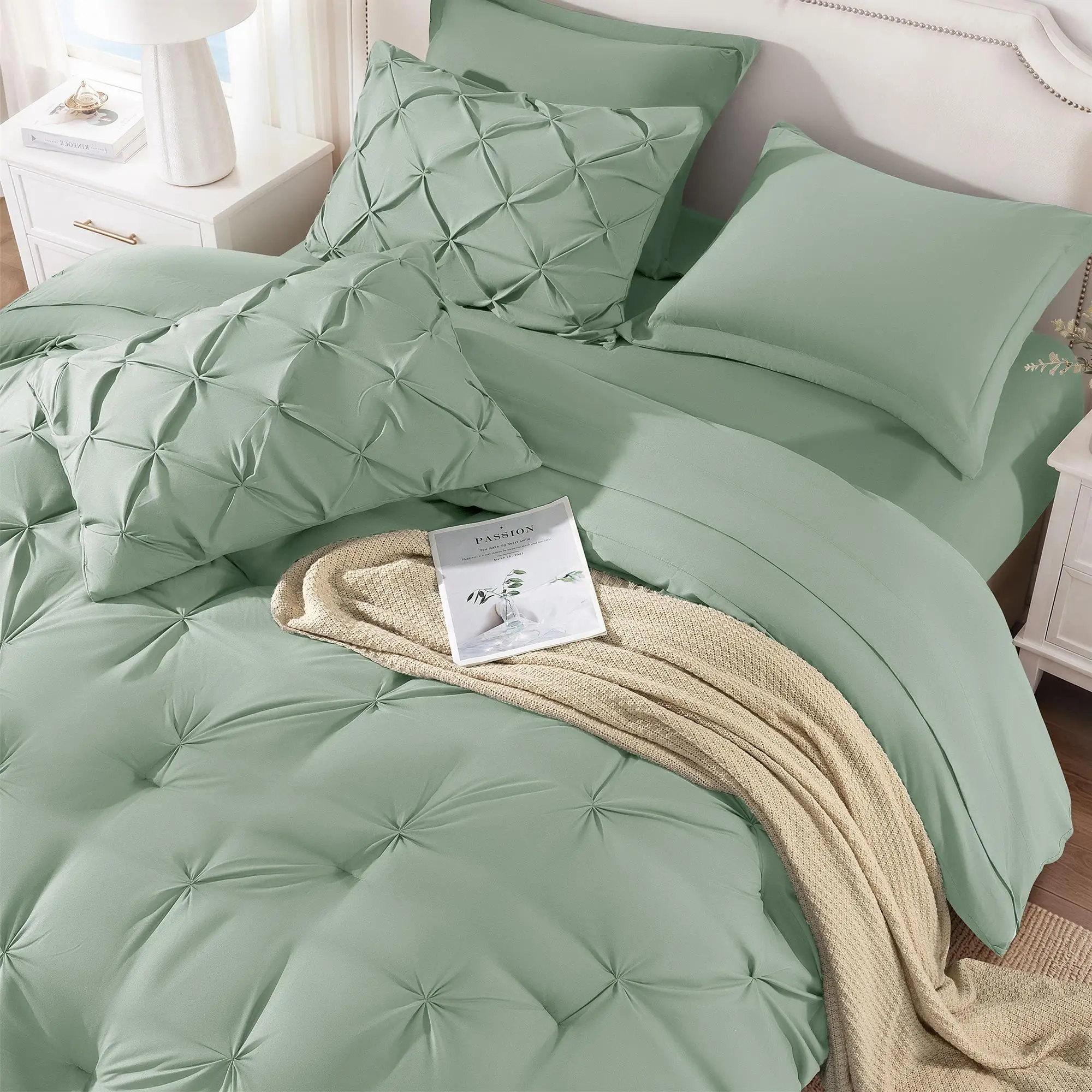 Luxury 7-Piece Comforter Bedding Set Ultra Soft Fluffy All Season Bed in a Bag Breathable Duvet Set with Sheets Pillowcases Geometric Pattern Home Decor Glam Bedroom Textiles Multiple Colors