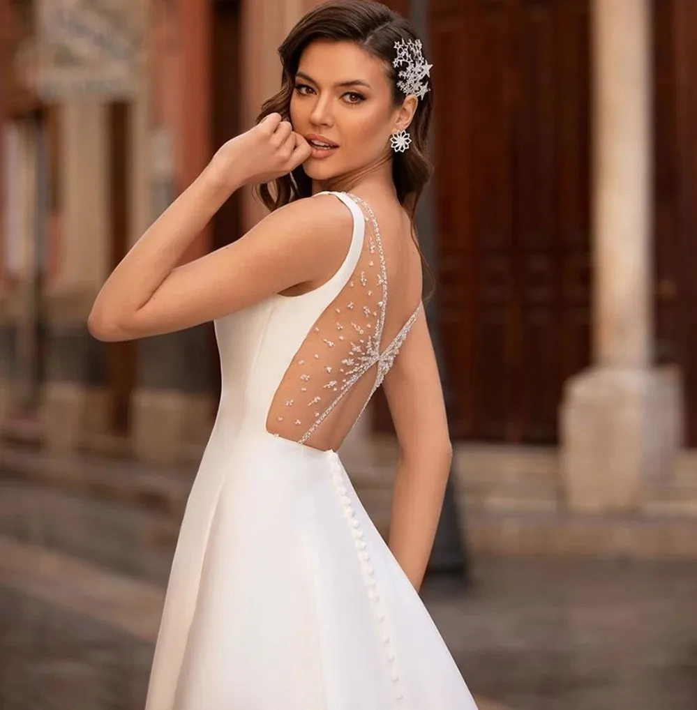 

Elegant A-line Wedding Dresses Scoop Illusion Back Beading Satin Court Train Formal Church Bridal Gowns Vestidos De Novias