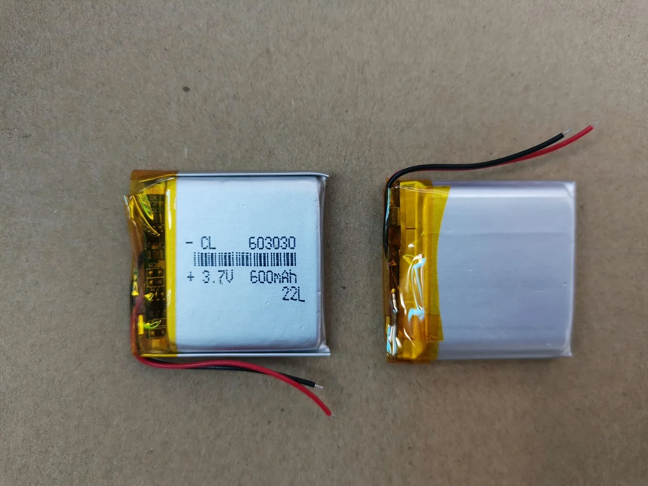 3.7 V 603030 063030P 603030P 3.7V with protection board , used for bluetooth MP3,MP4 lithium battery  1pcs/lot