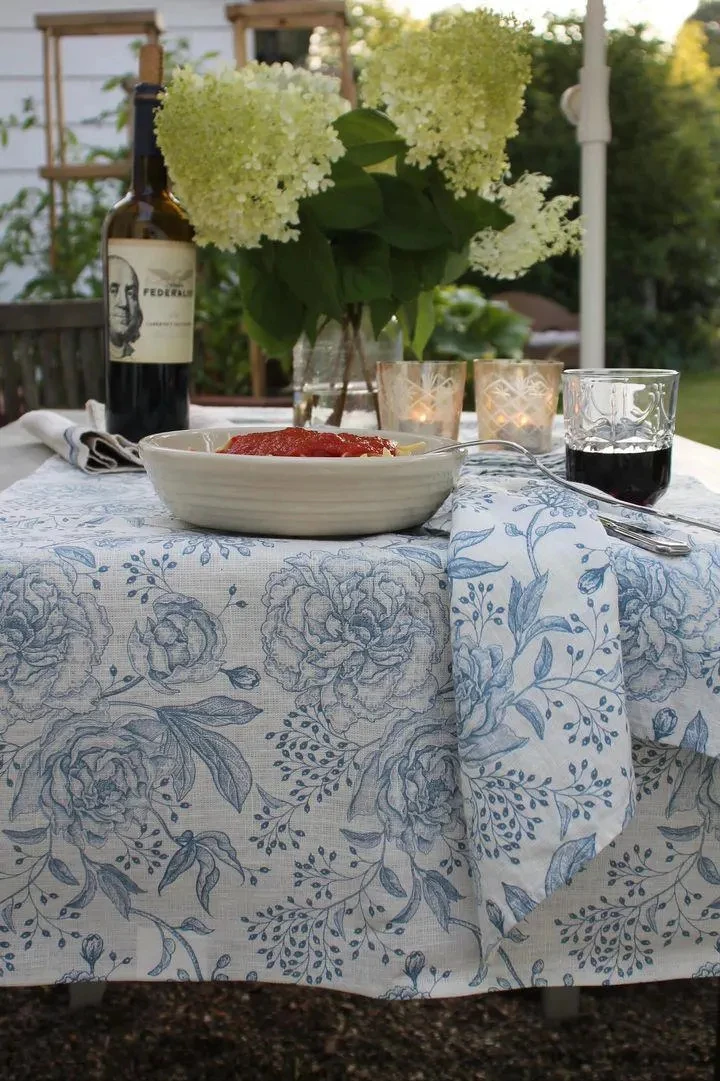 

Винтажная льняная дорожка на стол с цветочным узором, декор для свадебного стола в деревенском стиле, украшение для романтического домашнего ужина или вечеринки в честь невесты.