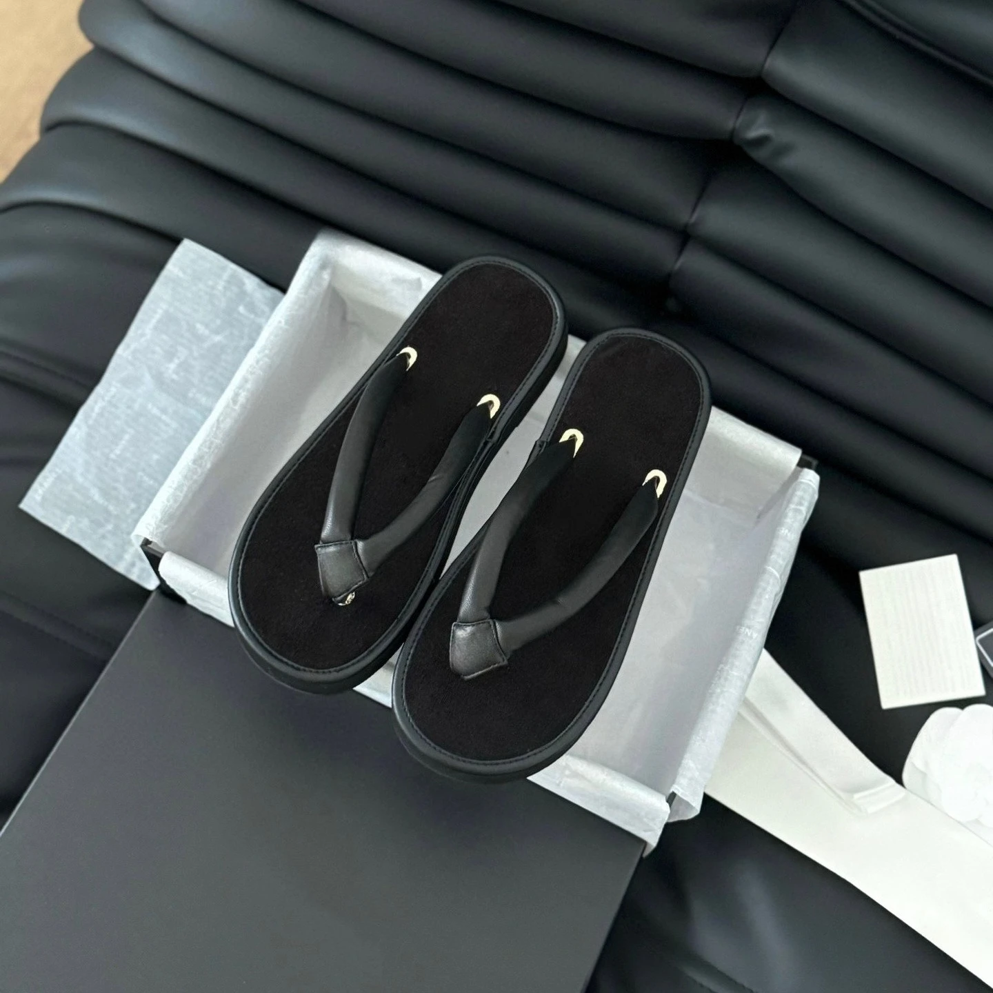 

Summer New Women's Thick Sole Flip Flops Double Strap Sandals Lightweight Non-Slip Casual Outdoor Beach Shoes for Daily Wear